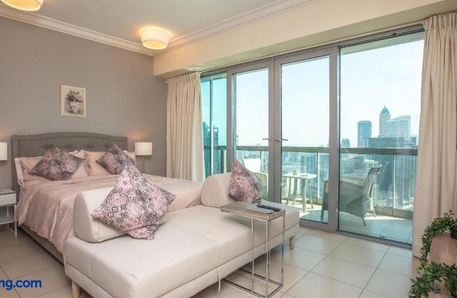 Prime Retreats - Downtown Dubai