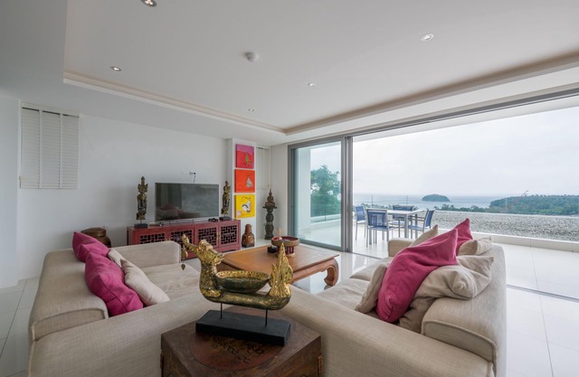 Seaview 2 Bedroom and 2 Bathroom