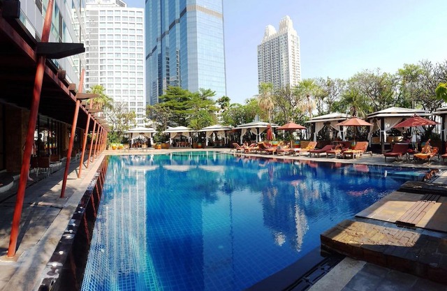 Serviced 2 Bed Panoramic Sky Villa - Pool, Gym, BTS