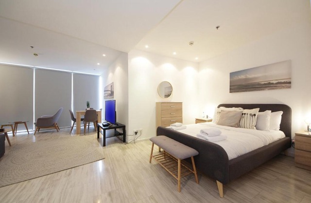 Signature Holiday Homes - Luxury Studio Apartment D1 Tower Waterfront View
