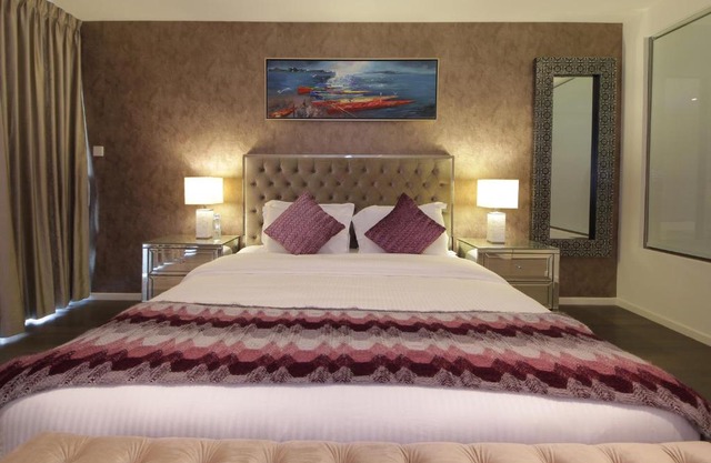 Signature Holiday Homes - Luxury 1 Bedroom Apartment D1 Tower Waterfront View