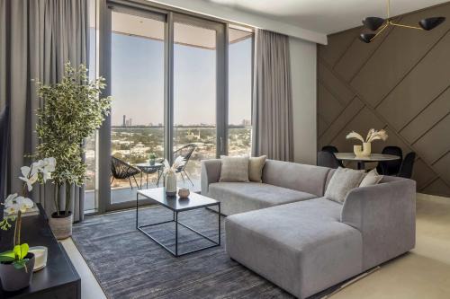 Silkhaus elegant 1BDR in Downtown Views with pool & gym access