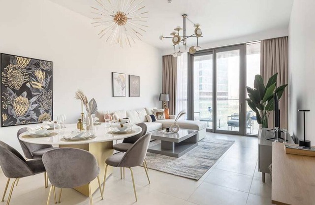 Sophisticated 2BR in Downtown with City Views!