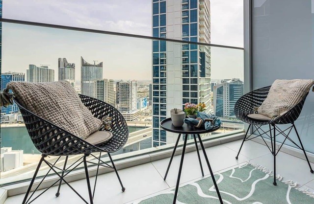 Spacious Studio in Business bay with Canal Views!