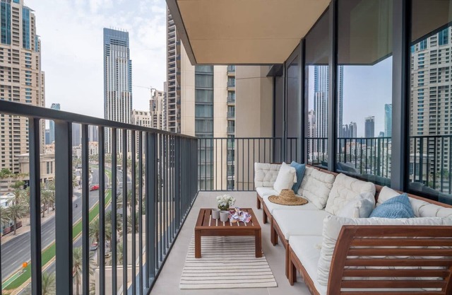 Stunning 2BR Apartment with 2 Balconies in Downtown