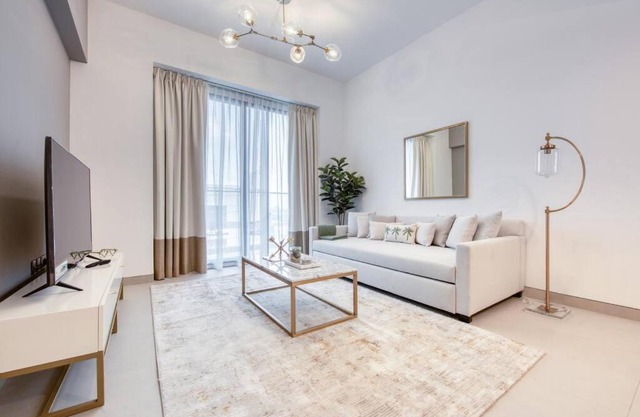 Trendy 1 Bedroom Apartment in Euro Residence