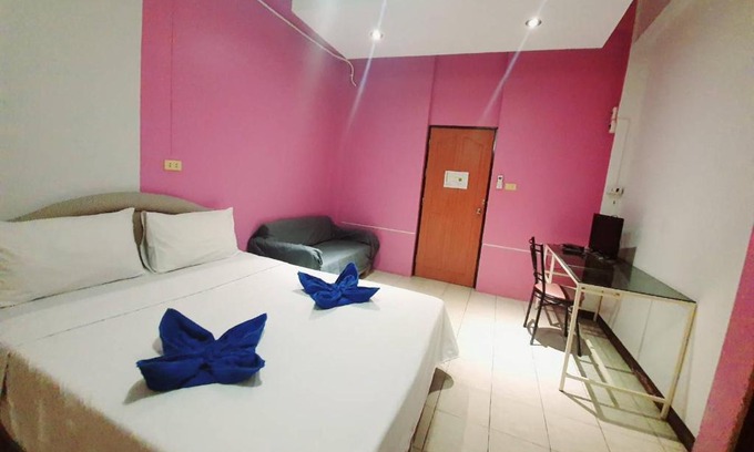 Saen Suk Hostel | ศรีรัชแบคแพ็ค