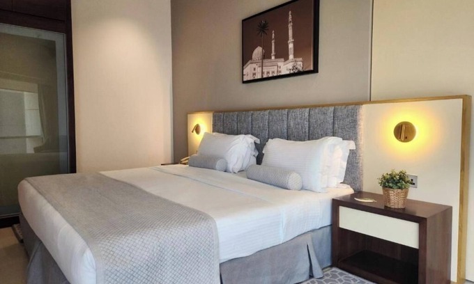 Trade Center House | 1 Bedroom Apartment Near WTC Metro Station