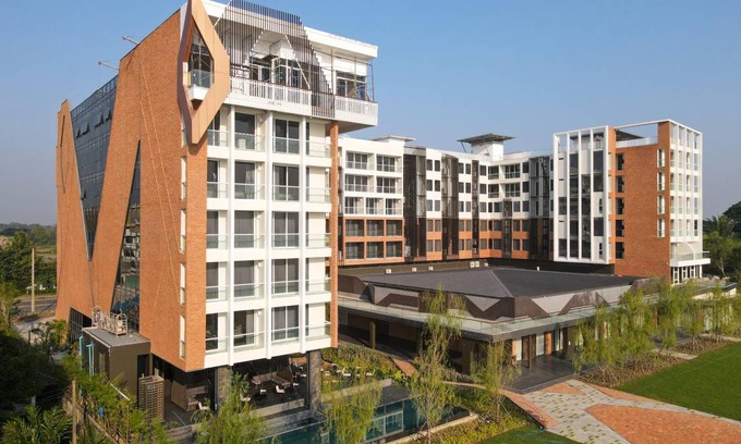 Nakhon Phanom Hotel | 125 m² Hotel ∙ 2 bedrooms ∙ 127 guests