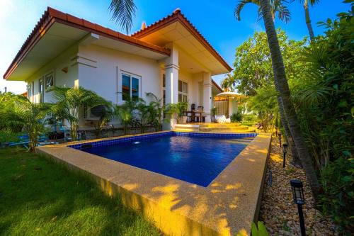 Nong Kae House | 2 Bedroom Private Pool Bali Style Villa B98