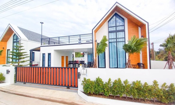 Rayong Resort | 200 m² Resort ∙ 3 bedrooms ∙ 25 guests