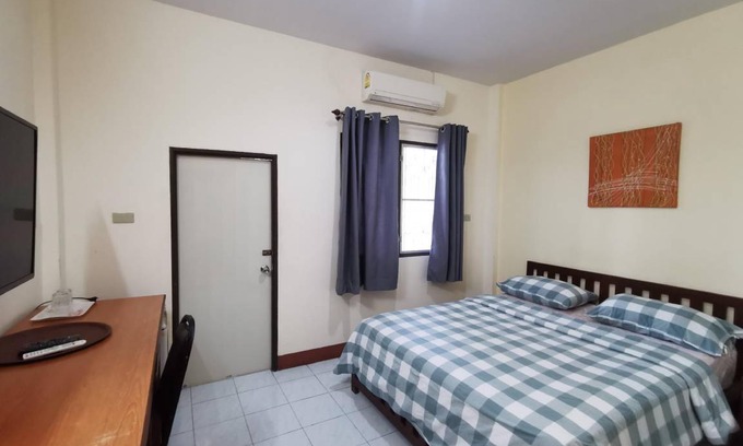 Chonburi Hotel | 29 m² Hotel ∙ 3 guests