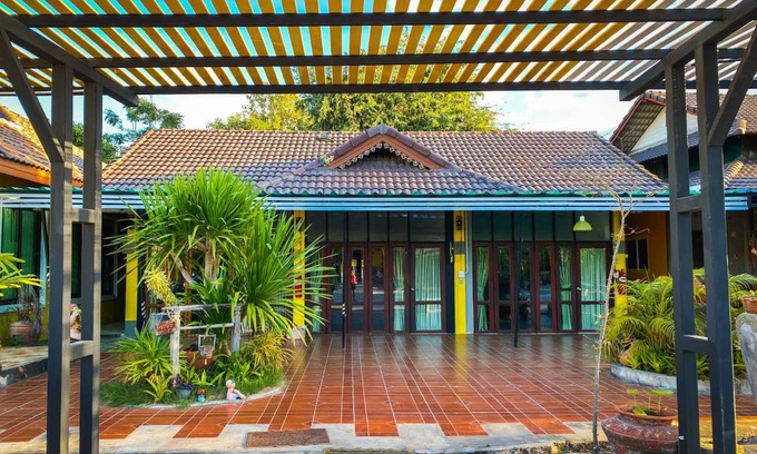 Mukdahan Resort | 35 m² Resort ∙ 6 guests
