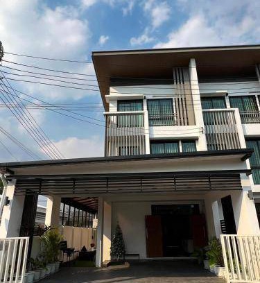 Wang Thonglang House | 350 m² House ∙ 4 bedrooms ∙ 20 guests