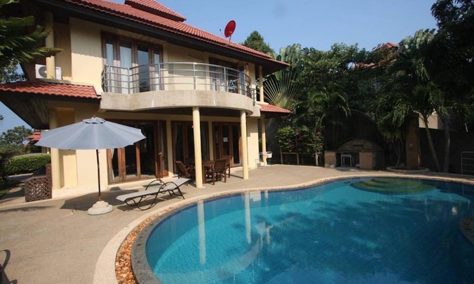Moo 5 Villa | 4 Bedroom Villa TG43 on beachfront resort SDV287-By Samui Dream Villas