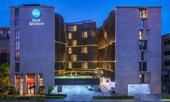 Rama 9 Hotel | 43 m² Hotel ∙ 127 guests