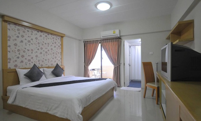 Bang Phlat Apartment | 60 m² Serviced apartment ∙ 13 guests
