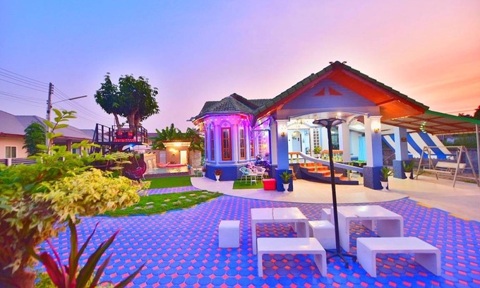 Sattahip Villa | 720 m² Villa ∙ 3 bedrooms ∙ 15 guests
