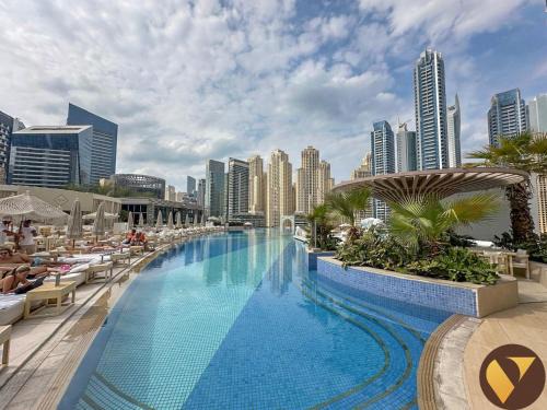 Dubai Marina Apartment | Address Marina - One Bedroom Apartment located 26th Floor with Marina Mall and Sheikh Zaid View and access to all amenities - attached to Dubai Marina Mall