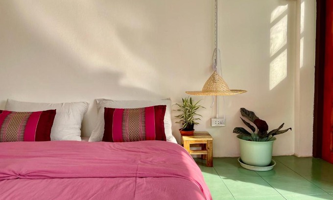 Talat Noi Hostel | Baan KhaoSoi - Private room in a rooftop hostel 4th floor