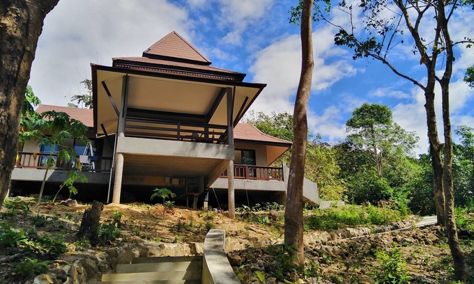 Ko Chang Villa | Baan Ton Rak Boutique Resort Hill House