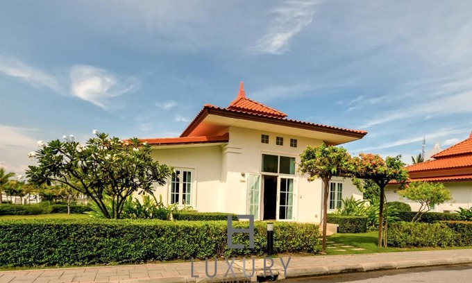 Nong Kae House | Bali Style 2 Bedroom Villa with Pool - B99