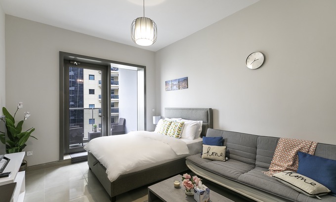 Dubai Marina Hotel | Beautiful Studio Apartment in Sparkle Towers