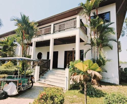 Chakphong House | BIG VILLA at CET Resort Padelcenter with Pool and Tennis