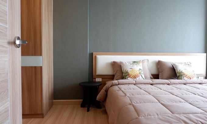 Ekkamai Apartment | Comfort&Cozy in the middle of city / BTS Ekamai