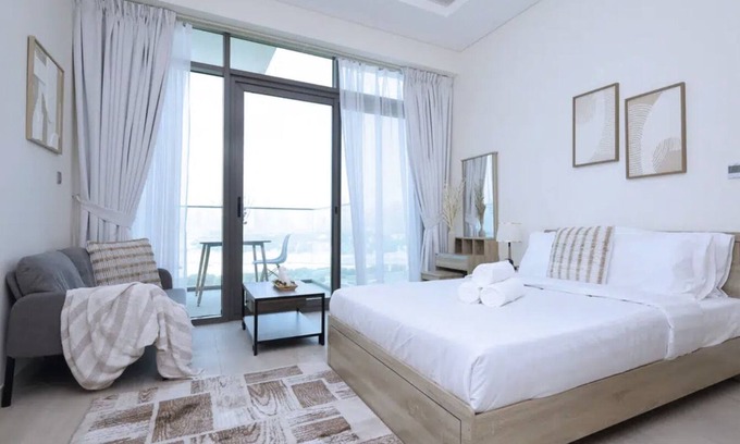 Jadaf Apartment | Cosy Studio in Azizi Creek Views