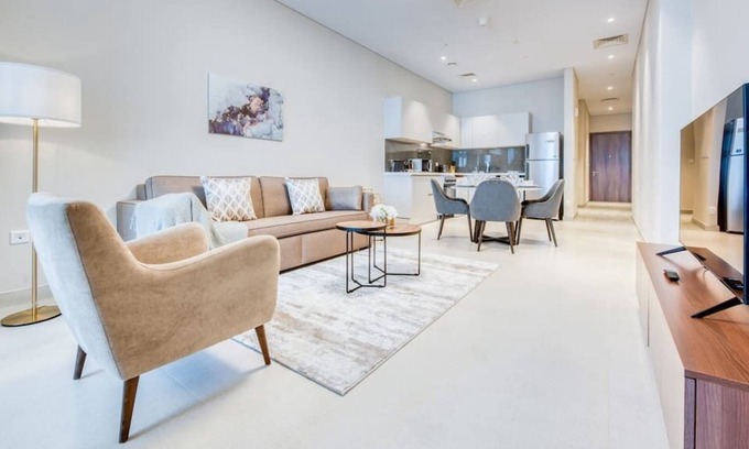 Business Bay Apartment | Dazzling 1BR with Concierge and Luxurious Amenities