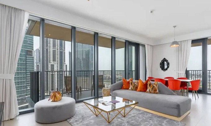 Downtown Dubai Apartment | Dream Inn - Bright and Spacious Two-Bedroom Apartmentn