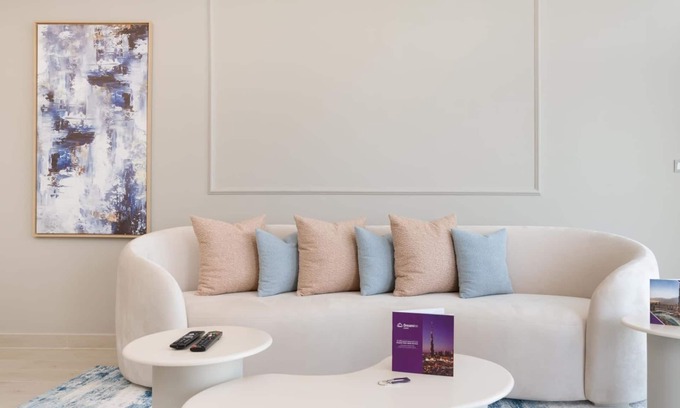 Palm Jumeirah Apartment | Dream Inn - Full Sea View - Free Beach & Pool Access!