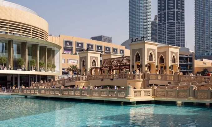 Downtown Dubai Apartment | Elegant 2BR Loft w/Study in Downtown - Sleeps 6!