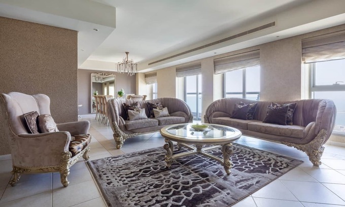 Dubai Marina Apartment | Elegant 4BR in Marina with Spectacular Seaview!