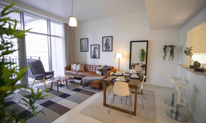 Downtown Dubai Apartment | Elegant Apt With Balcony Minutes from Burj Khalifa