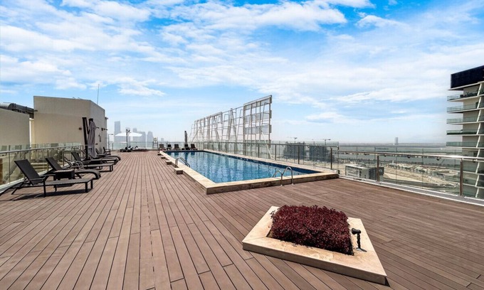 Jadaf Apartment | Elegant Home in Al Jaddaf with Roof Top Pool