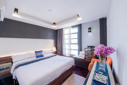 Bang Rak Hostel | Elixir Hostel Bangkok