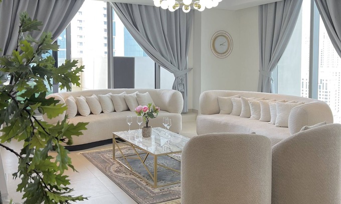 Jabal Ali 2 Apartment | Farwell & Gervase - 5 BDR Dubai Marina Penthouse - Marina & Palm Views