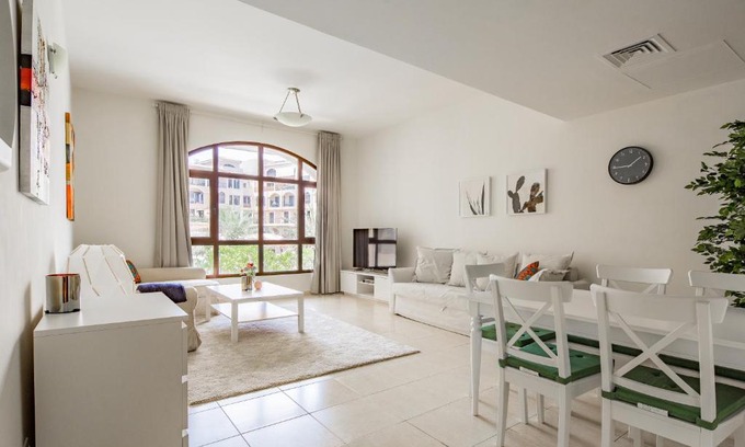 Jumeirah Village Circle Apartment | Frank Porter - Fortunato