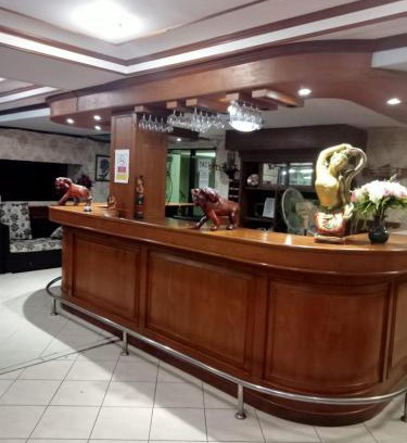 Pattaya Bay House | Kingfisher House and Bar