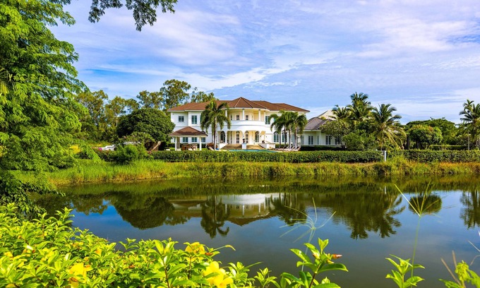 Sam Phraya Villa | Lakeside villa on a quiet golf course - private pool and 10 minutes to the beach