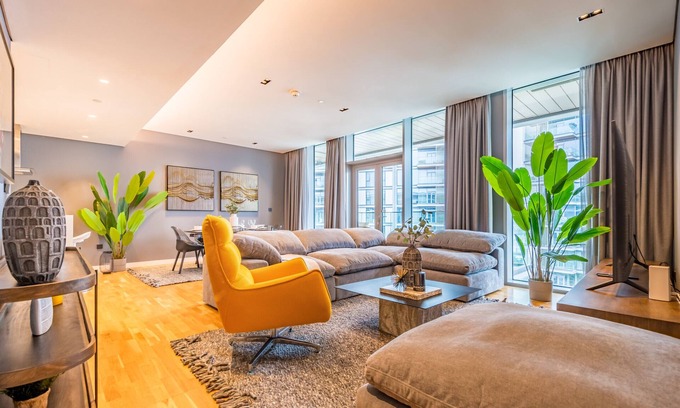Dubai Apartment | Lavish 1BR in BlueWaters Residences 5, Bluewaters Island by Deluxe Holiday Homes