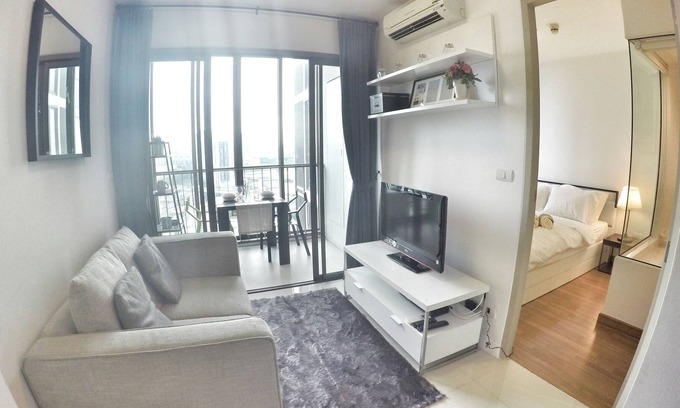 Bang Na Apartment | Luxurious1BR-Next to BTS-Rooftop pool