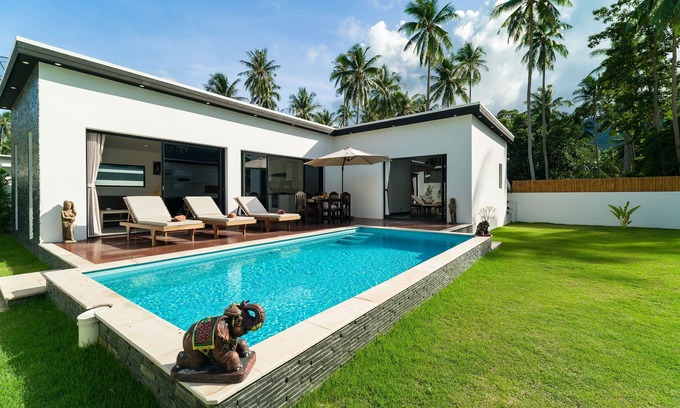 Maret Villa | Luxury 3 bedroom Pool/Coconutview villa
