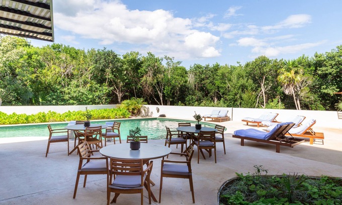 Akumal Apartment | Luxury Sea View Penthouse - Entire Apartment 402n