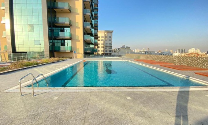 Jumeirah Village Apartment | Luxury Studio APT with Pool in the Heart of UAE