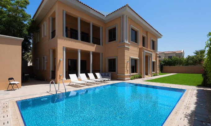 Palm Jumeirah Villa | Maison Privee - Prvt Pool & Beach! in Luxury Palm Jumeirah Villa