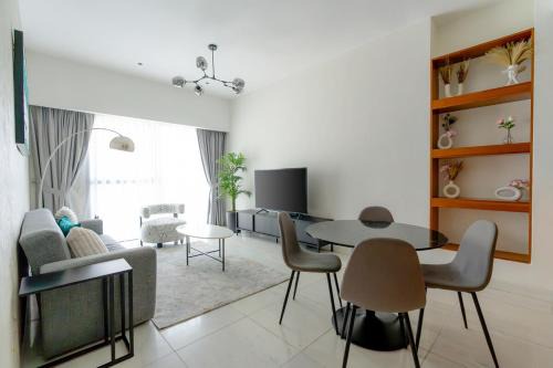 DIFC Apartment | Nasma - Sleek Studio in Heart of Dubai Financial Hub