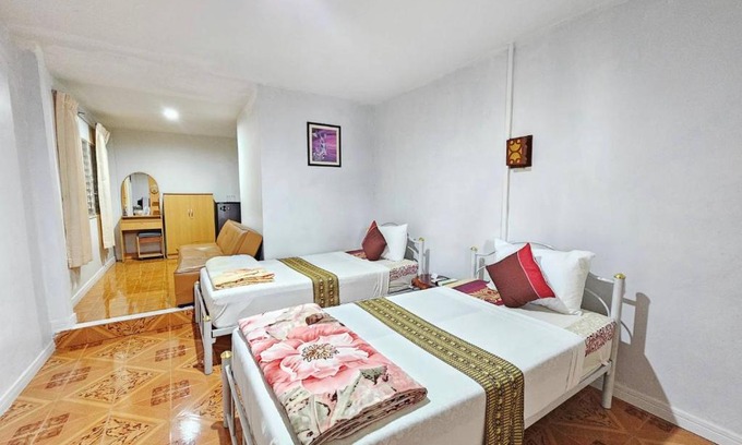 Nang Rong Hostel | P.California Inter Hostel